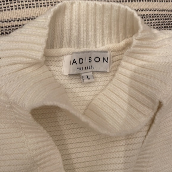 Gorgeous Ivory Sweater - Picture 6 of 7